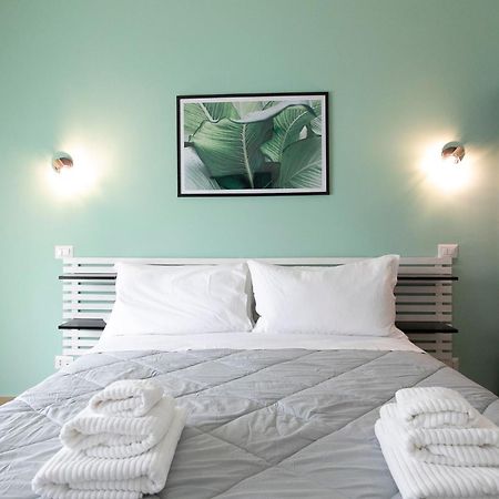 Domina Guest House Fiumicino Extérieur photo