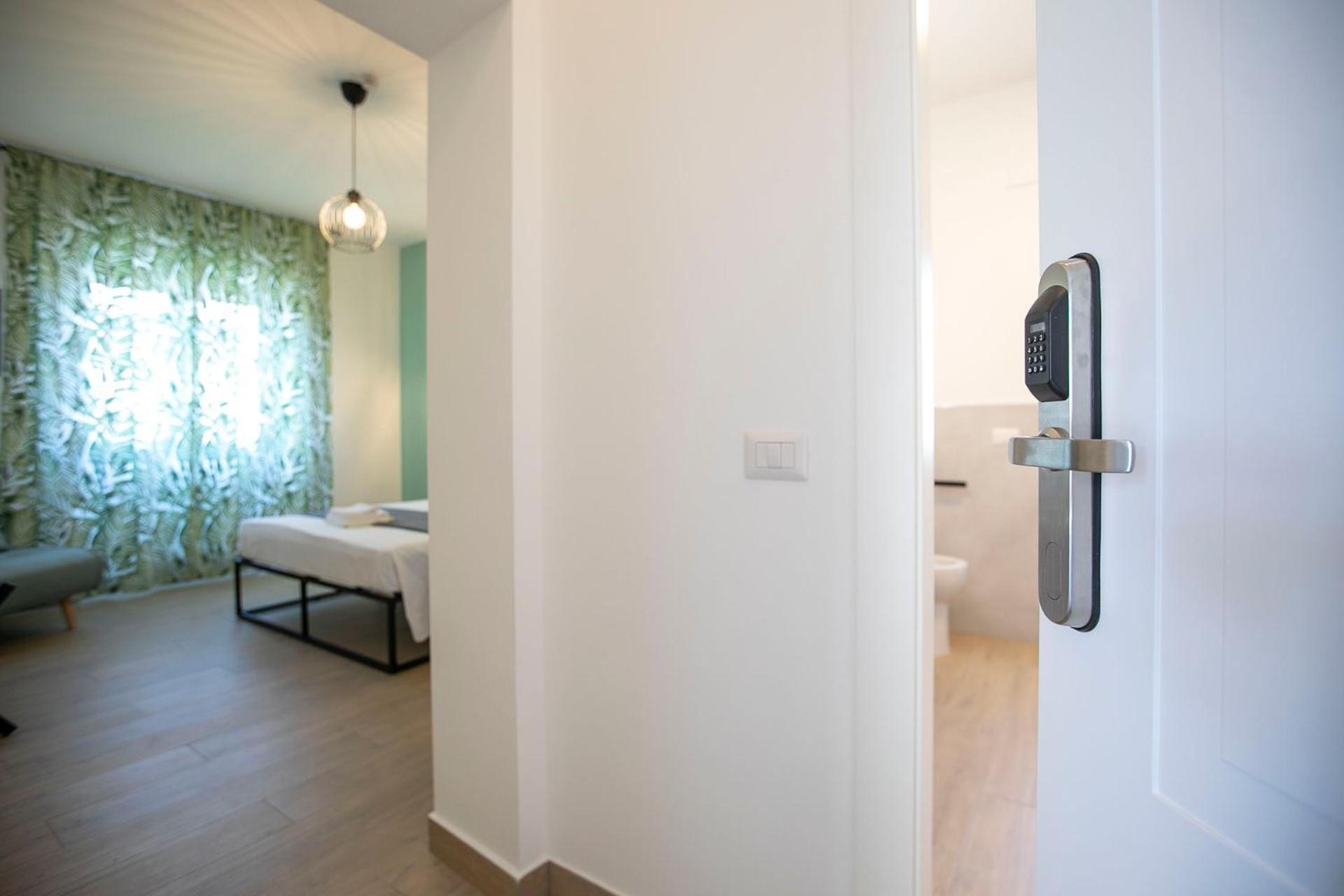 Domina Guest House Fiumicino Extérieur photo